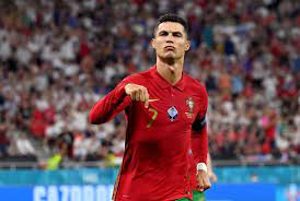 世界杯日报：多支国家队出局后换帅 FIFA主席面临被投诉